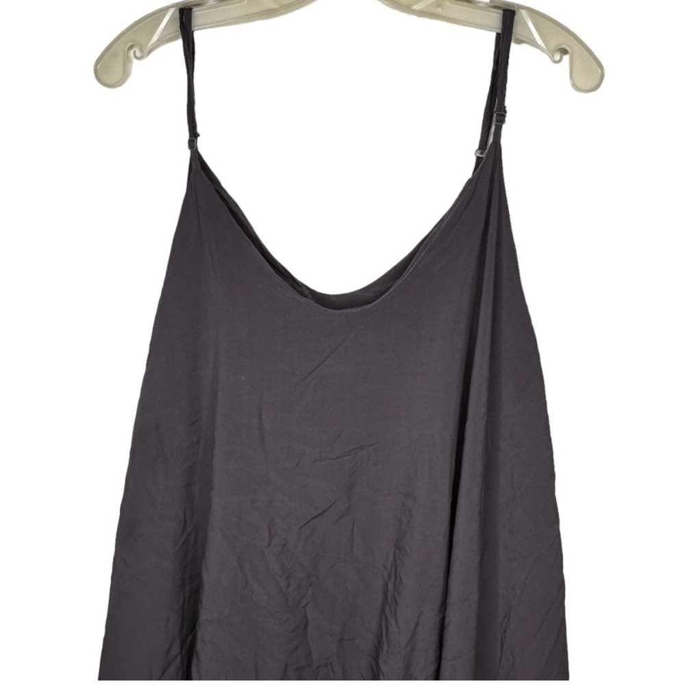Auxo Collection Romper‎ - Picture 2 of 6
